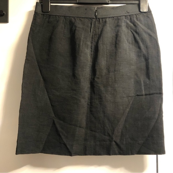 Banana Republic Size 2 Straight Black Skirt with Front Tiers - Picture 3 of 9